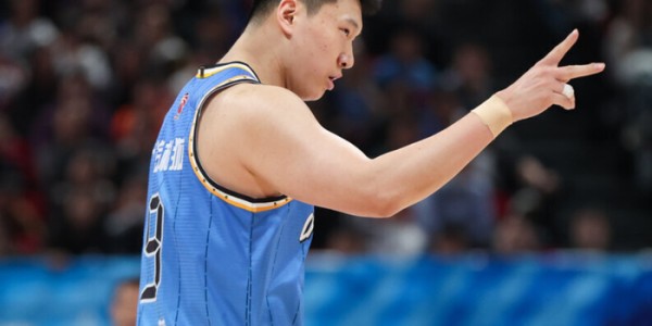 王哲林24+17成现役总分王！上海险胜北京取19连胜 弗格36+9三分|古德温|三分球|CBA|杰曼|翟晓川_新浪体育_新浪新闻
