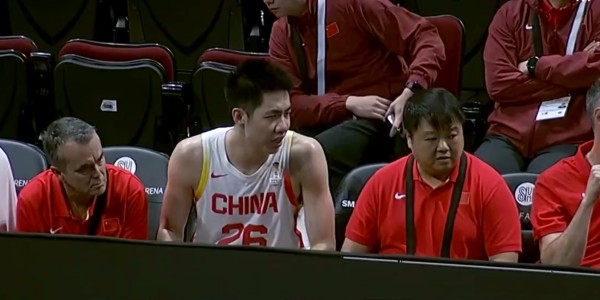 九游app下载-朱俊龙伤情更新！没有大碍，2战轰25分13板4助，已成男篮最强锋线