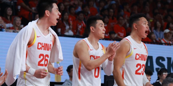 九游app下载-朱俊龙伤情更新！没有大碍，2战轰25分13板4助，已成男篮最强锋线